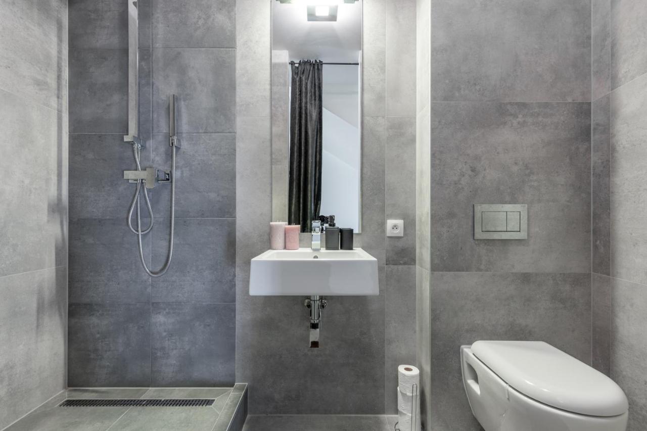 Bnb Sk Zamocka Artist Apartment Bratislava Bagian luar foto